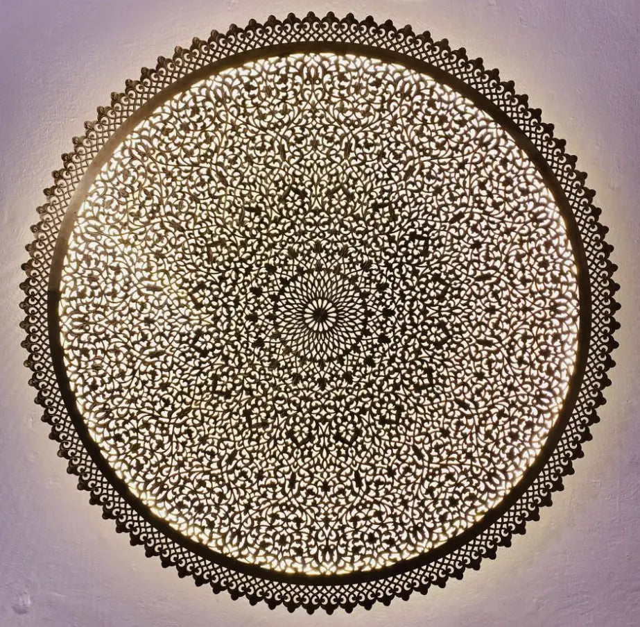 Noura – plafonnier marocain oriental rond en laiton ajouré - Mazaya