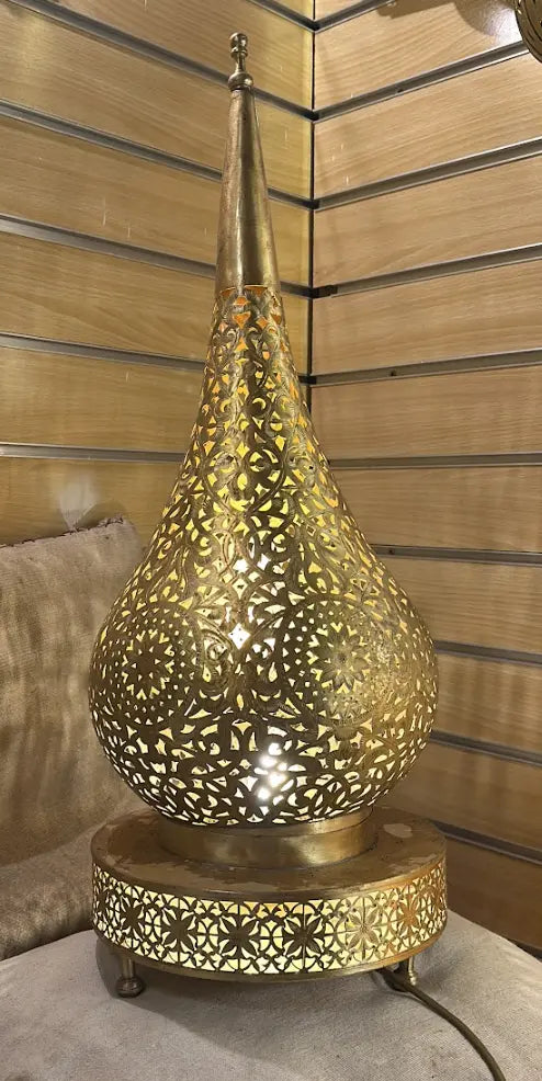 Nouria - Lampe marocaine artisanale en laiton ajouré en forme de goutte - Mazaya