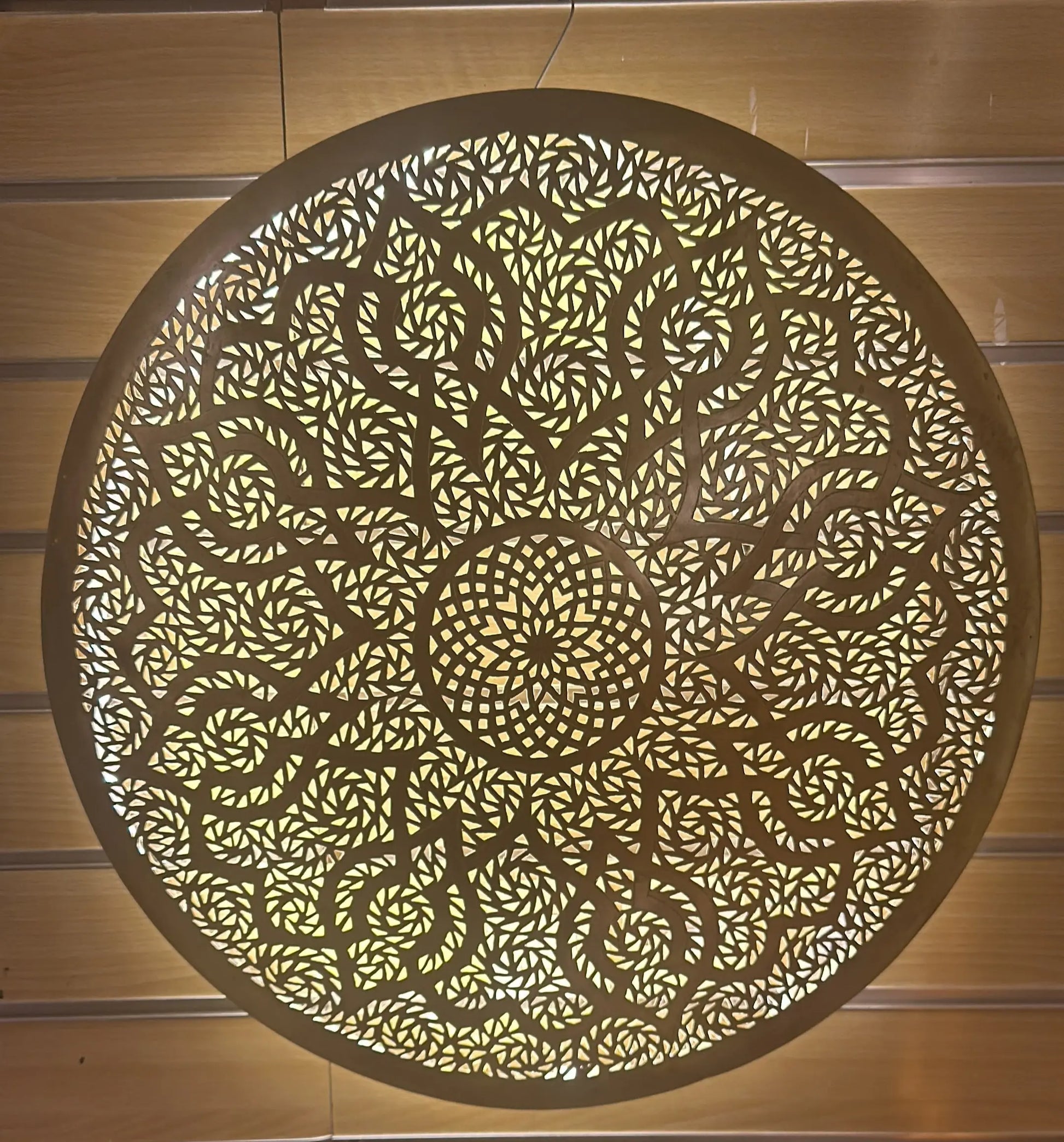 Layali – Applique murale marocaine orientale en laiton ajouré - Mazaya